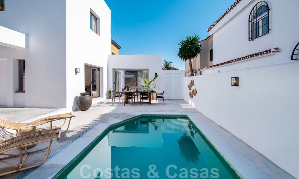 Villa jumelée de style Ibiza, magnifiquement rénovée, à vendre, à quelques pas de la plage et du centre de San Pedro - Marbella 23377