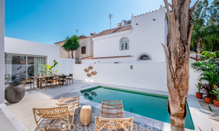 Villa jumelée de style Ibiza, magnifiquement rénovée, à vendre, à quelques pas de la plage et du centre de San Pedro - Marbella 23378 
