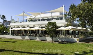 Villa de première ligne de plage avec vue sur mer à vendre sur le New Golden Mile, entre Marbella et Estepona 23487 