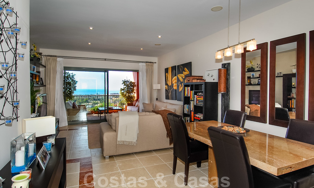 Appartements de luxe à vendre à Royal Flamingos avec vue imprenable sur le golf et la mer à Marbella - Benahavis 23570