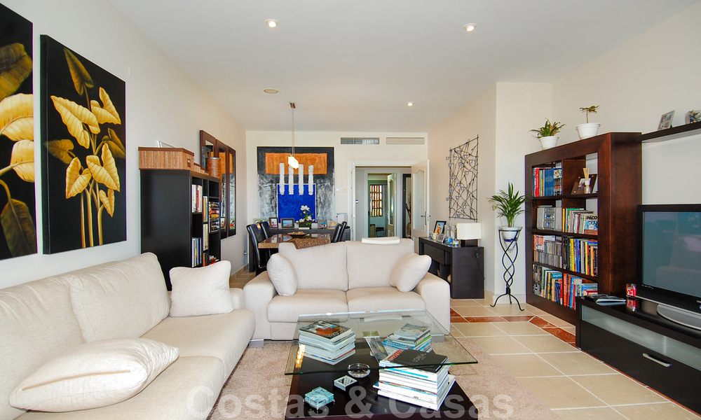 Appartements de luxe à vendre à Royal Flamingos avec vue imprenable sur le golf et la mer à Marbella - Benahavis 23575
