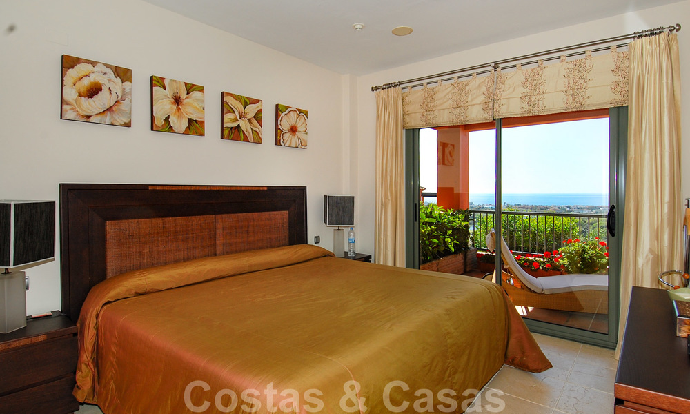 Appartements de luxe à vendre à Royal Flamingos avec vue imprenable sur le golf et la mer à Marbella - Benahavis 23580