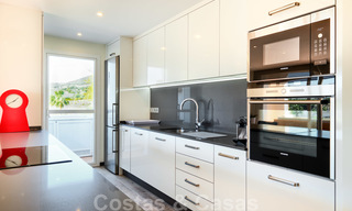 Appartement d'angle contemporain à vendre dans un développement résidentiel exclusif avec lagune privée, Casares, Costa del Sol 23608 