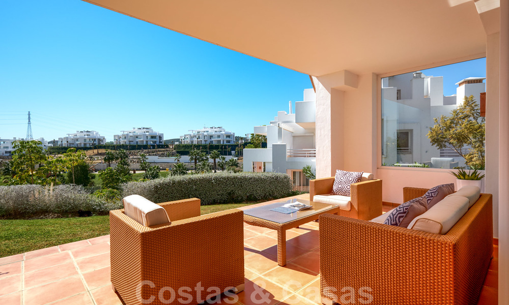 Appartement d'angle contemporain à vendre dans un développement résidentiel exclusif avec lagune privée, Casares, Costa del Sol 23613