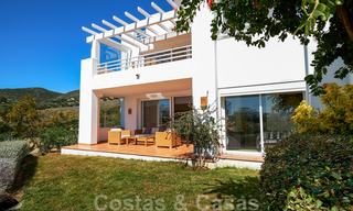 Appartement d'angle contemporain à vendre dans un développement résidentiel exclusif avec lagune privée, Casares, Costa del Sol 23615 