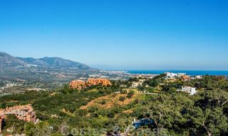 Villa moderne de luxe à vendre avec vue panoramique sur la montagne et la mer dans les collines tranquilles de l'est de Marbella 23642 