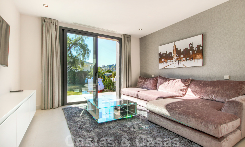 Nouvelle villa moderne de luxe, prêt à emménager, situé dans un quartier résidentiel sécurisé, à Nueva Andalucia, Marbella 23649