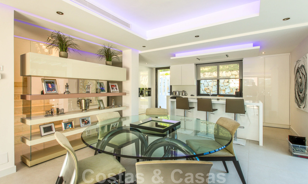 Nouvelle villa moderne de luxe, prêt à emménager, situé dans un quartier résidentiel sécurisé, à Nueva Andalucia, Marbella 23651