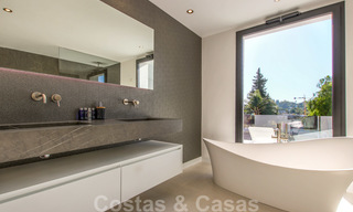 Nouvelle villa moderne de luxe, prêt à emménager, situé dans un quartier résidentiel sécurisé, à Nueva Andalucia, Marbella 23661 