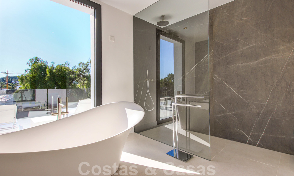 Nouvelle villa moderne de luxe, prêt à emménager, situé dans un quartier résidentiel sécurisé, à Nueva Andalucia, Marbella 23662