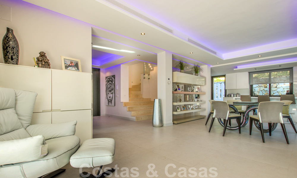 Nouvelle villa moderne de luxe, prêt à emménager, situé dans un quartier résidentiel sécurisé, à Nueva Andalucia, Marbella 23676