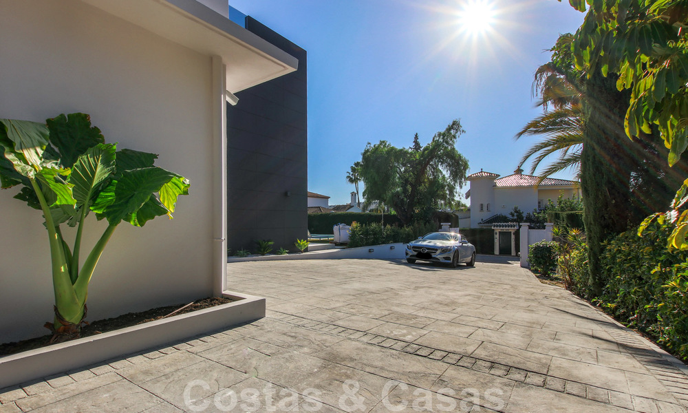 Nouvelle villa moderne de luxe, prêt à emménager, situé dans un quartier résidentiel sécurisé, à Nueva Andalucia, Marbella 23679