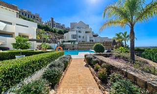Appartements modernes de luxe en première ligne de golf avec vue imprenable sur le golf et la mer à vendre à Marbella - Benahavis 24061 