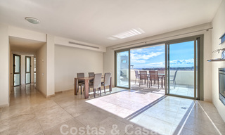 Appartements modernes de luxe en première ligne de golf avec vue imprenable sur le golf et la mer à vendre à Marbella - Benahavis 24065 