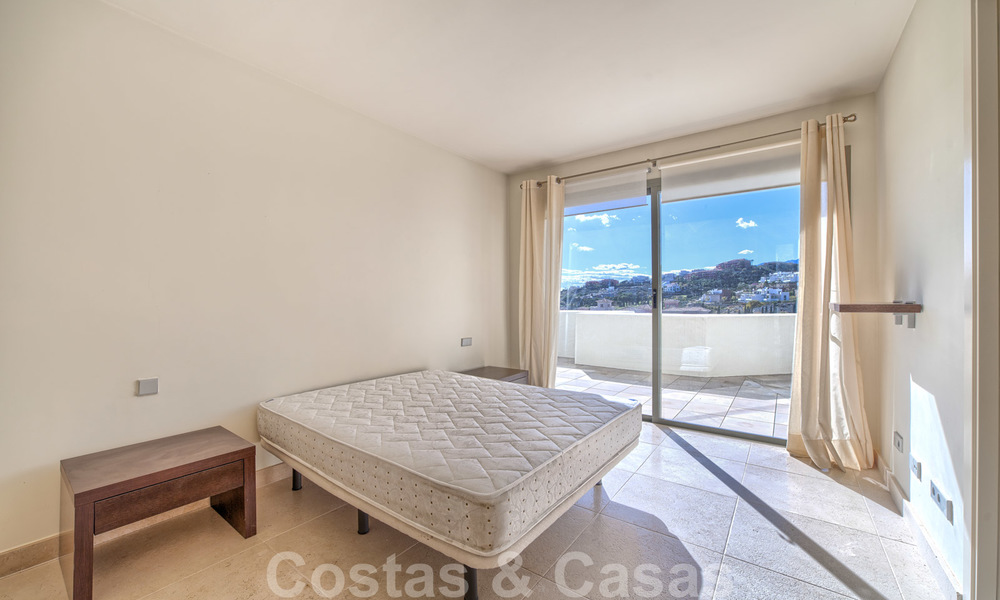Appartements modernes de luxe en première ligne de golf avec vue imprenable sur le golf et la mer à vendre à Marbella - Benahavis 24069