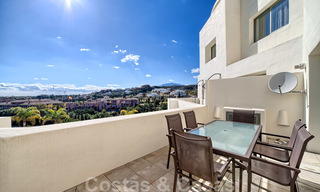Appartements modernes de luxe en première ligne de golf avec vue imprenable sur le golf et la mer à vendre à Marbella - Benahavis 24074 