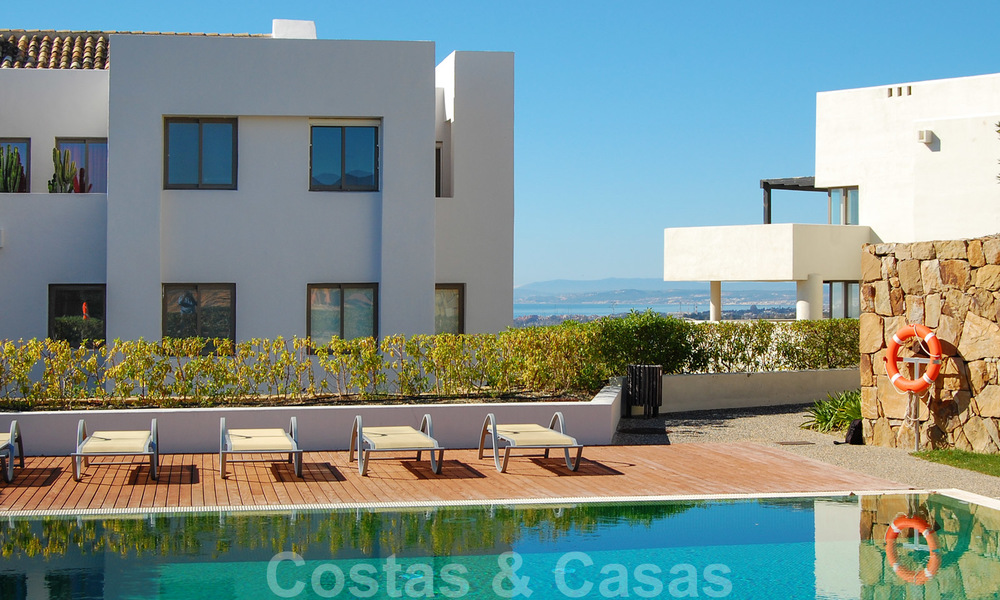 Appartements de luxe modernes et spacieux avec vue sur le golf et la mer à vendre à Marbella - Benahavis 24578