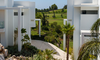 En vente à Atalaya Hills : Appartements de style moderne avec vue sur le golf et la mer à Benahavis - Marbella 24227 