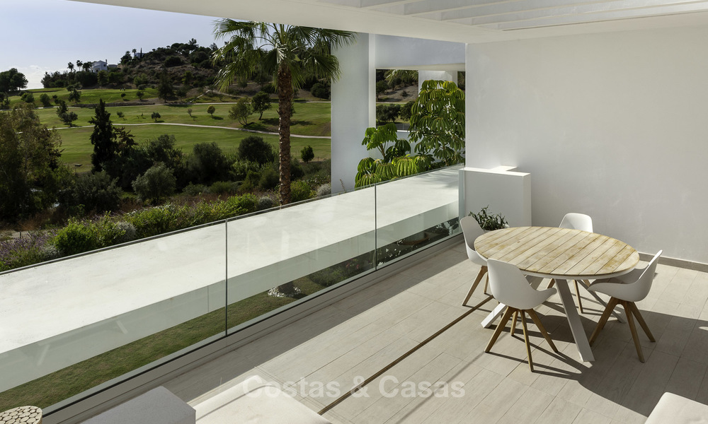 En vente à Atalaya Hills : Appartements de style moderne avec vue sur le golf et la mer à Benahavis - Marbella 24247