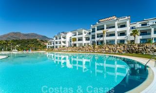 Nouveaux appartements modernes et élégants avec vue panoramique sur la montagne et la mer à vendre dans les collines d'Estepona 24381 