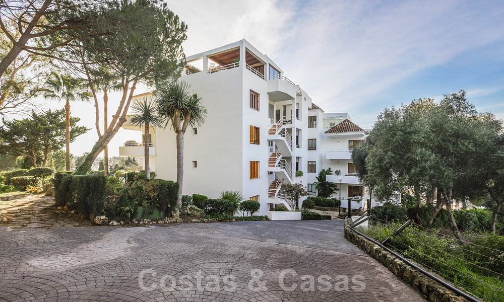 Elégant appartement rénové à vendre, directement sur un terrain de golf de Nueva Andalucia - Marbella 24322