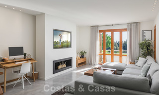 Elégant appartement rénové à vendre, directement sur un terrain de golf de Nueva Andalucia - Marbella 24323 