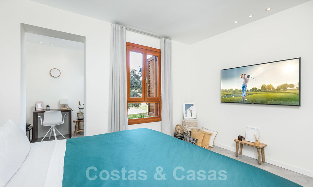 Elégant appartement rénové à vendre, directement sur un terrain de golf de Nueva Andalucia - Marbella 24330