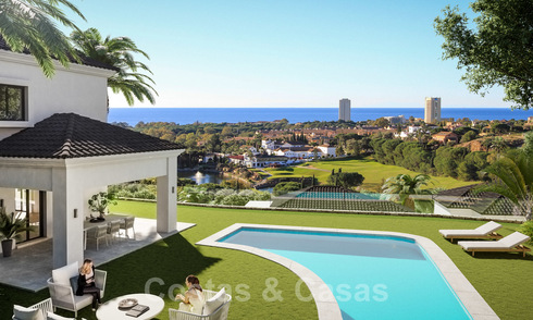 Villas de style méditerranéen et villas jumelées avec vue sur la mer et le golf à Elviria, Marbella 24400