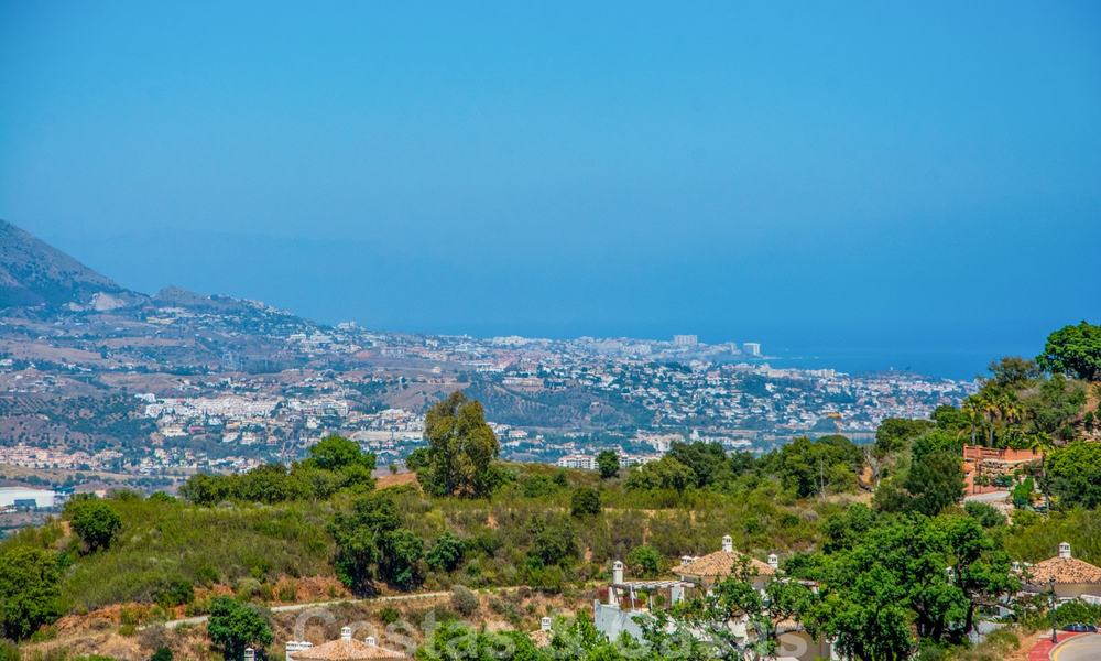 Villa moderne de construction récente avec vue imprenable sur la montagne et la mer à vendre dans les collines de l'est de Marbella 24452