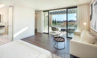 Vente de villas contemporaines modernes de construction récente à Nueva Andalucia, Marbella 24466 