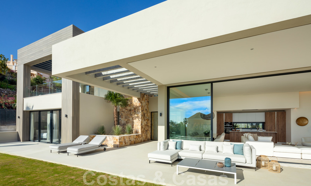Vente de villas contemporaines modernes de construction récente à Nueva Andalucia, Marbella 24477