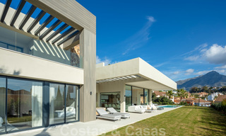 Vente de villas contemporaines modernes de construction récente à Nueva Andalucia, Marbella 24478 