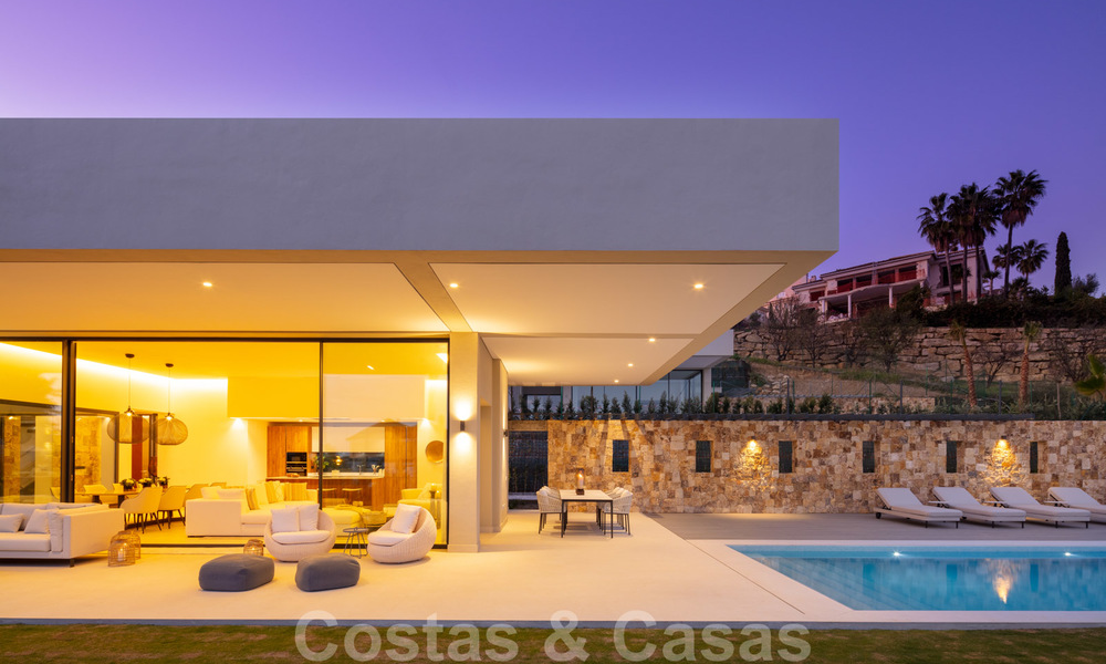 Vente de villas contemporaines modernes de construction récente à Nueva Andalucia, Marbella 24486