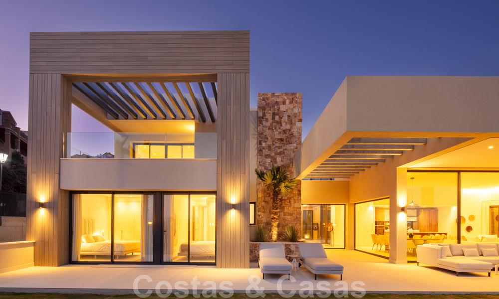Vente de villas contemporaines modernes de construction récente à Nueva Andalucia, Marbella 24488