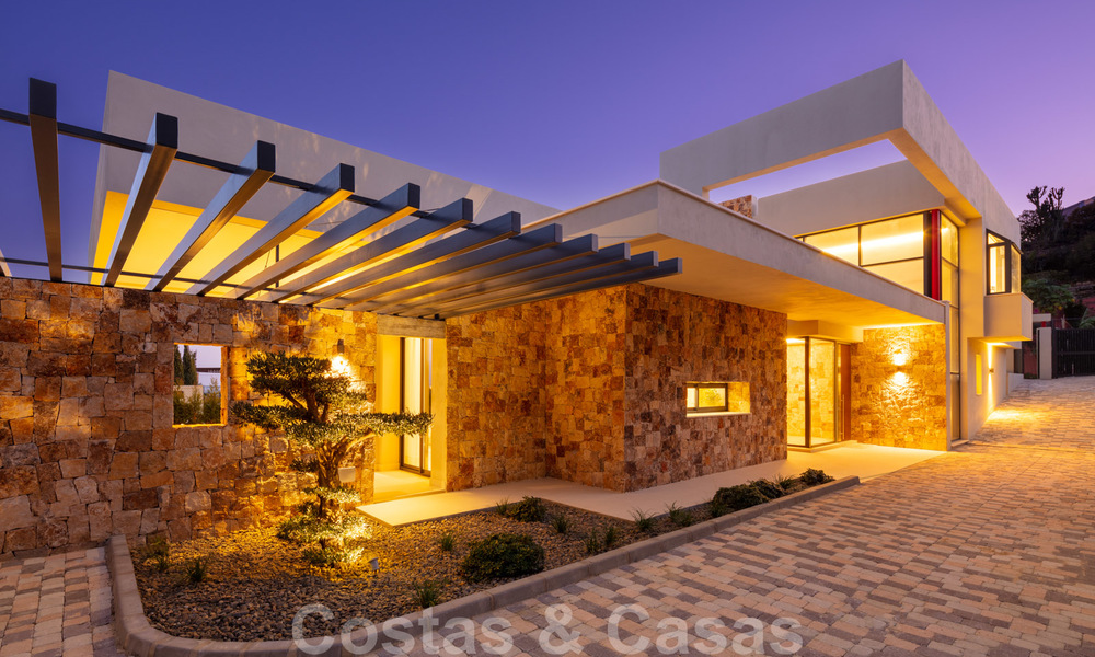 Vente de villas contemporaines modernes de construction récente à Nueva Andalucia, Marbella 24489