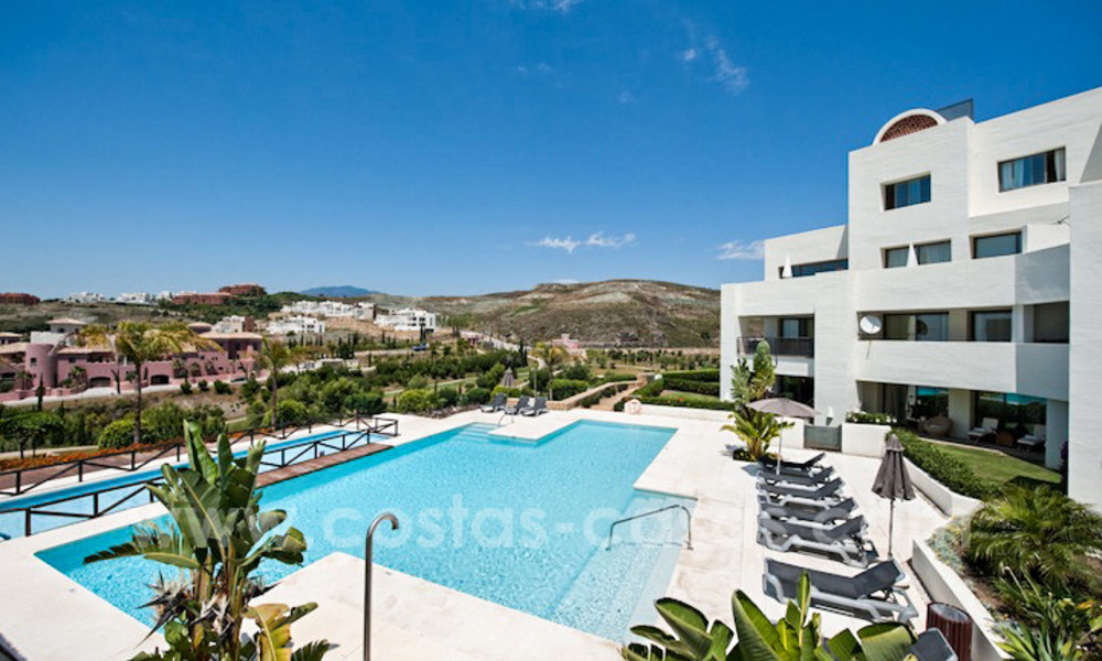 TEE 5 : Appartements modernes de luxe en première ligne de golf avec vue imprenable sur le golf et la mer à vendre à Marbella - Benahavis 24523