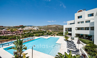 TEE 5 : Appartements modernes de luxe en première ligne de golf avec vue imprenable sur le golf et la mer à vendre à Marbella - Benahavis 24523 