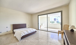 TEE 5 : Appartements modernes de luxe en première ligne de golf avec vue imprenable sur le golf et la mer à vendre à Marbella - Benahavis 24545 