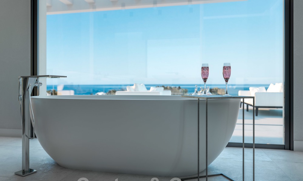 Villa contemporaine exclusive à vendre avec vue panoramique sur la mer à Marbella Est 24606