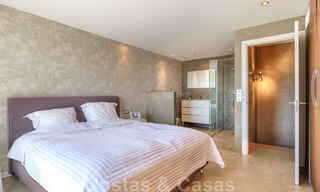 Appartement duplex, rénové dans un style contemporain, à vendre avec vue sur la mer du New Golden Mile entre Marbella et Estepona 24727 