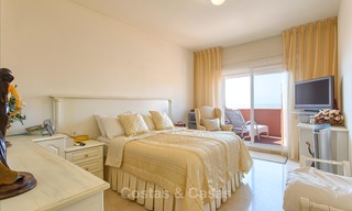 Appartement de type penthouse à vendre dans un complexe balnéaire à Estepona 24639 