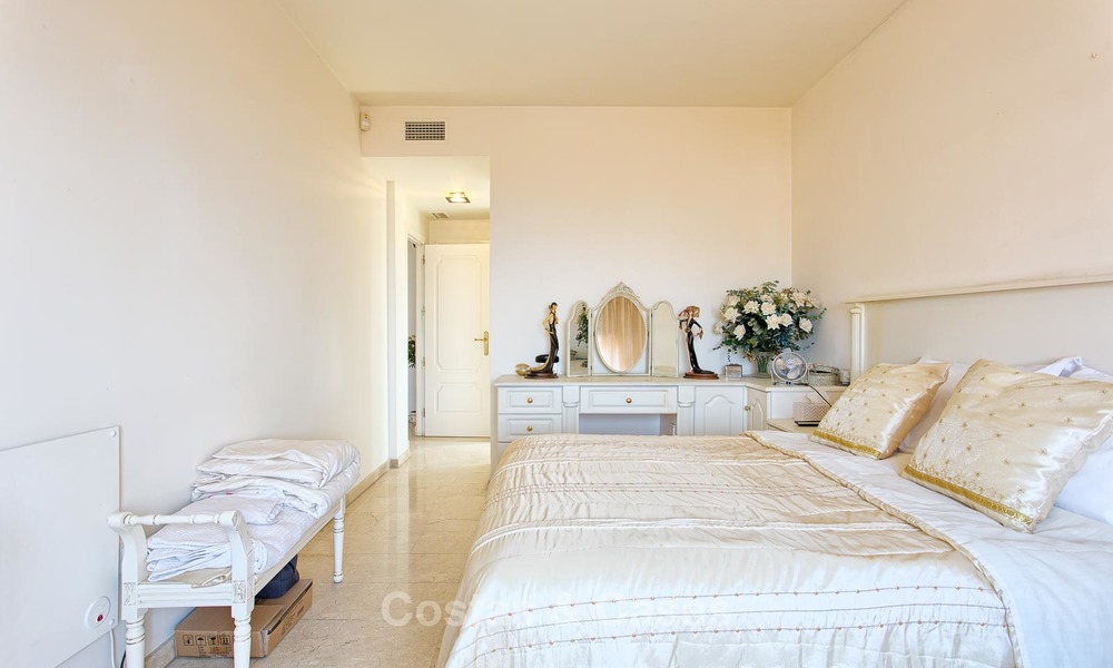 Appartement de type penthouse à vendre dans un complexe balnéaire à Estepona 24640