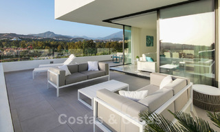 Un nouvel appartement de design moderne prêt à emménager en vente, sur le terrain de golf entre Marbella et Estepona 24847 