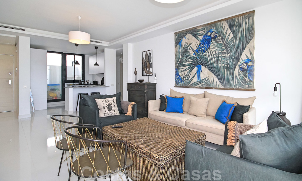 Appartement penthouse moderne à vendre avec vue sur le terrain de golf et la mer Méditerranée à Benahavis - Marbella 24859