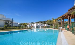 Appartement penthouse moderne à vendre avec vue sur le terrain de golf et la mer Méditerranée à Benahavis - Marbella 24860 