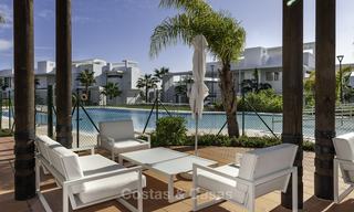 Appartement penthouse moderne à vendre avec vue sur le terrain de golf et la mer Méditerranée à Benahavis - Marbella 24878 