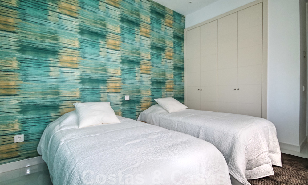 Appartement moderne à vendre avec vue sur le terrain de golf à Benahavis - Marbella 24887