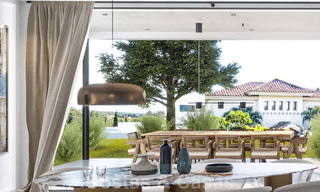 Villa écologique moderne à vendre avec vue sur le golf dans un quartier résidentiel exclusif près de Golf Valley à Nueva Andalucia, Marbella 24961 