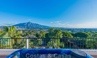 Grande villa de luxe à vendre avec vue panoramique sur la vallée du golf, les montagnes et la mer Méditerranée en Nueva Andalucia, Marbella 24998 