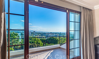 Grande villa de luxe à vendre avec vue panoramique sur la vallée du golf, les montagnes et la mer Méditerranée en Nueva Andalucia, Marbella 25003 